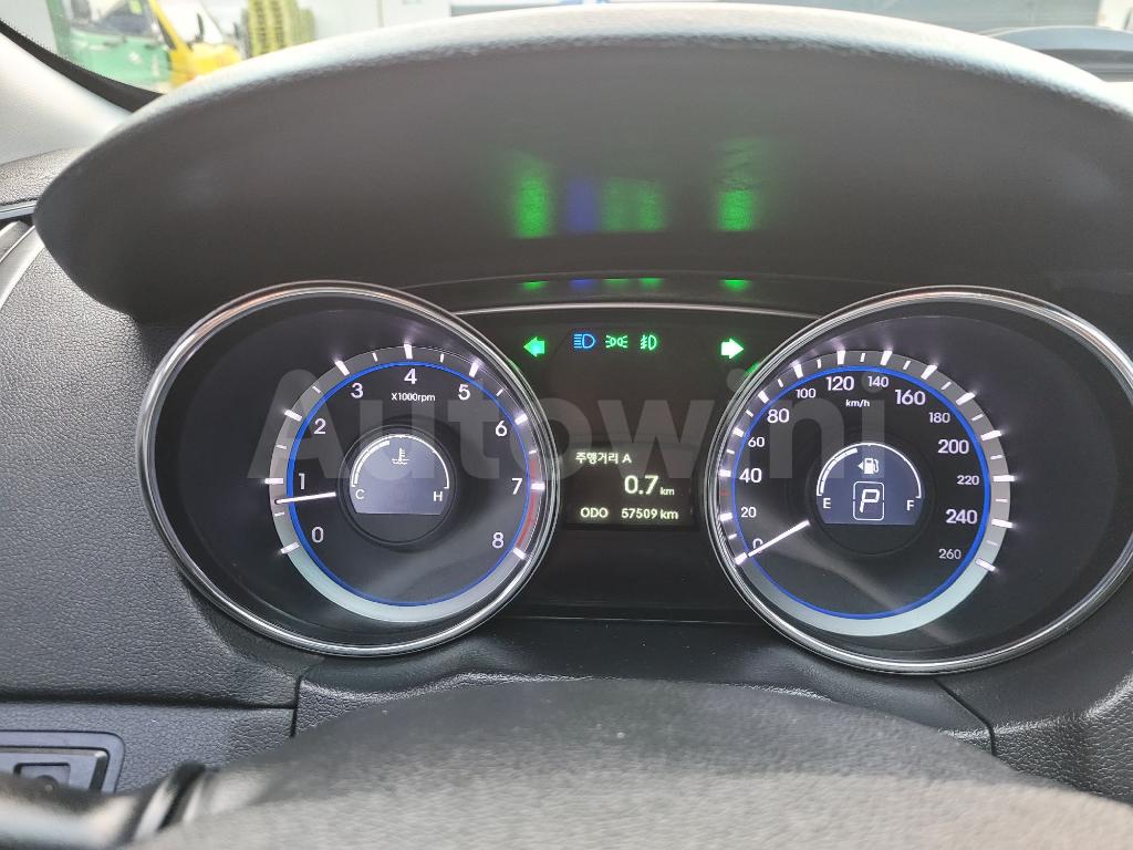 2013 HYUNDAI YF SONATA ANDROID LPG AT - 35