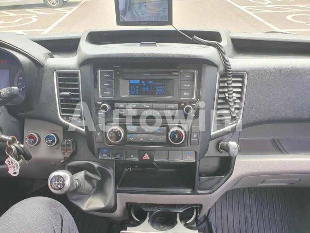 2016 HYUNDAI SOLATI LEXERY ACCIDENT-FREE 15-SEATER - 9