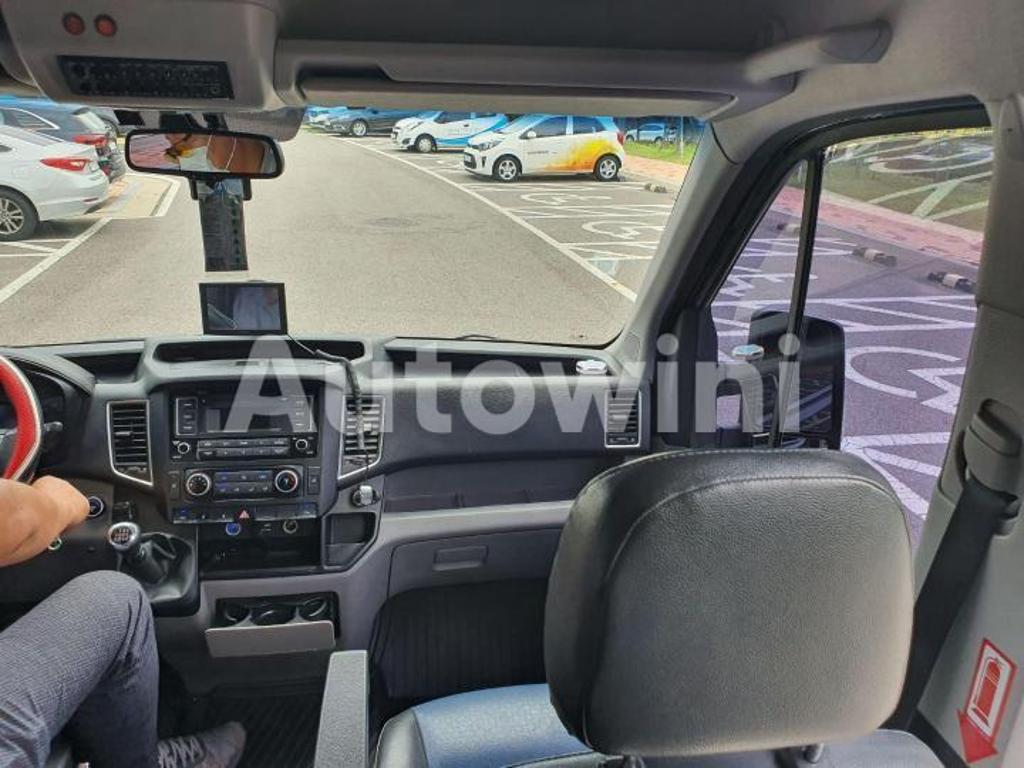 2016 HYUNDAI SOLATI LEXERY ACCIDENT-FREE 15-SEATER - 13