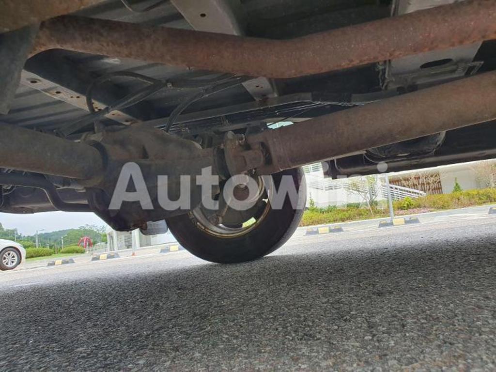 2016 HYUNDAI SOLATI LEXERY ACCIDENT-FREE 15-SEATER - 28