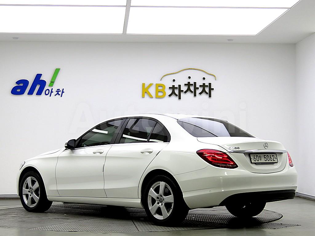 WDDWF4CB5HF523039 2017 MERCEDES BENZ C CLASS W205 C200-2