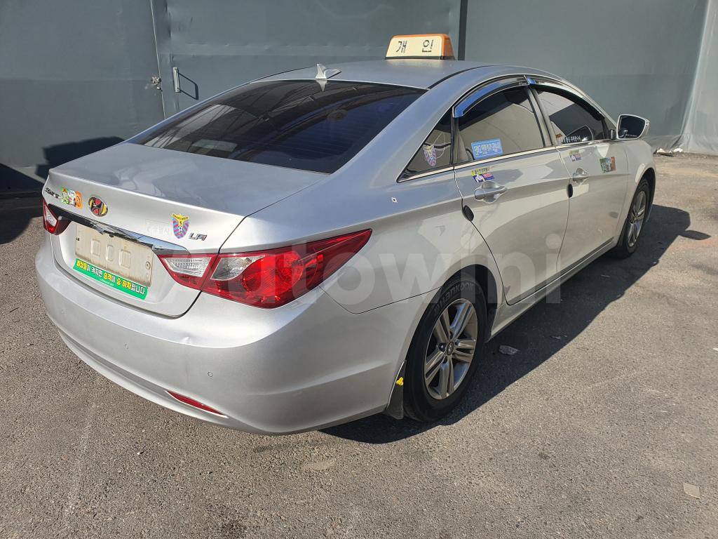 KMHEC41LBDA515211 2013 HYUNDAI YF SONATA A/T LPG TAXI REAL MILEAGE-2