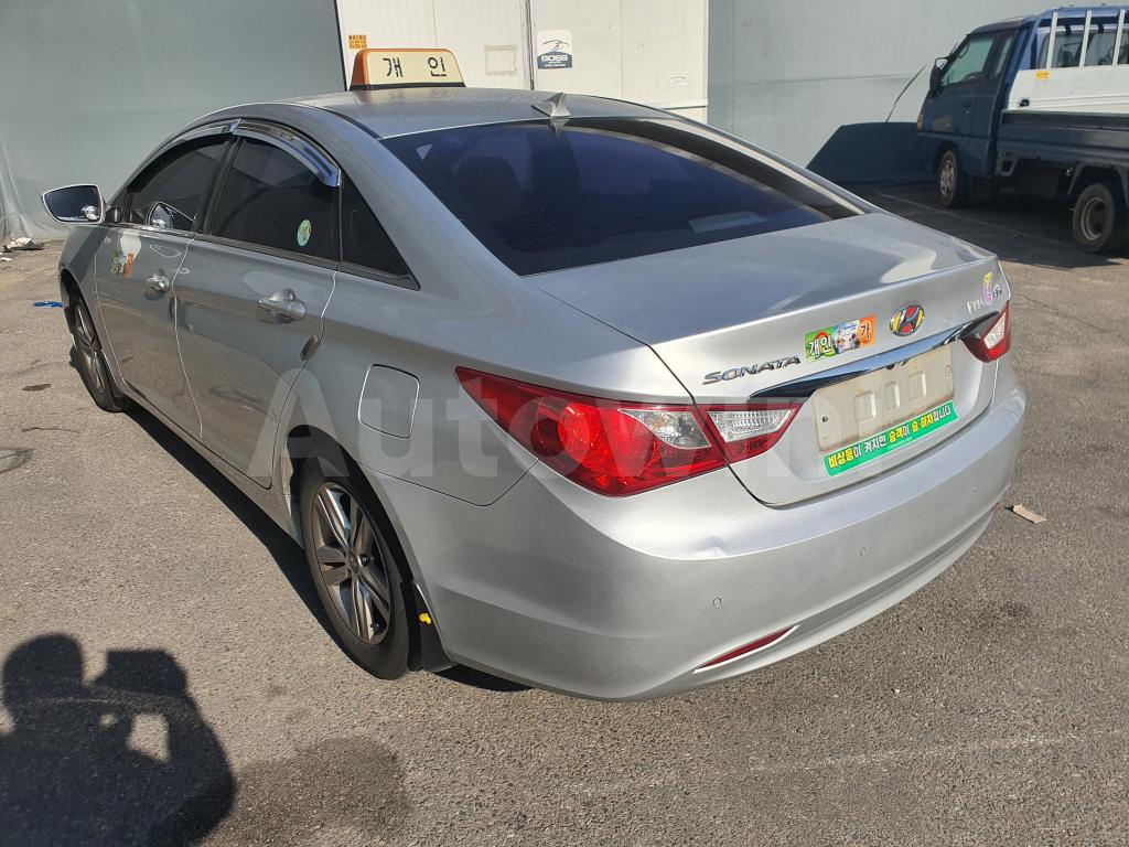 KMHEC41LBDA515211 2013 HYUNDAI YF SONATA A/T LPG TAXI REAL MILEAGE-3