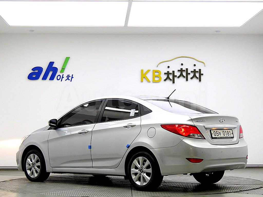 KMHCT41BEHU217612 2017 HYUNDAI ACCENT  1.4 VVT MODERN-2