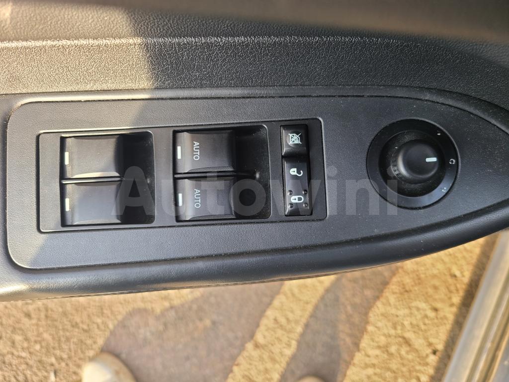 2010 CHRYSLER 300C SUNROOF - 18