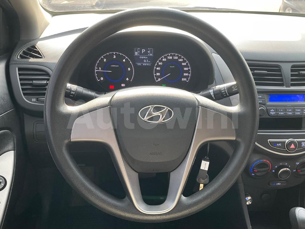 2017 HYUNDAI ACCENT  NO ACCIDENT, NO PAINTING - 30