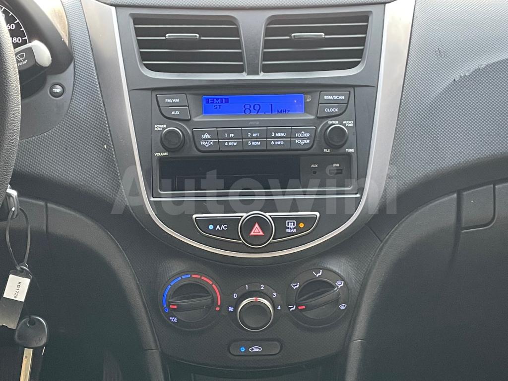 2017 HYUNDAI ACCENT  NO ACCIDENT, NO PAINTING - 32