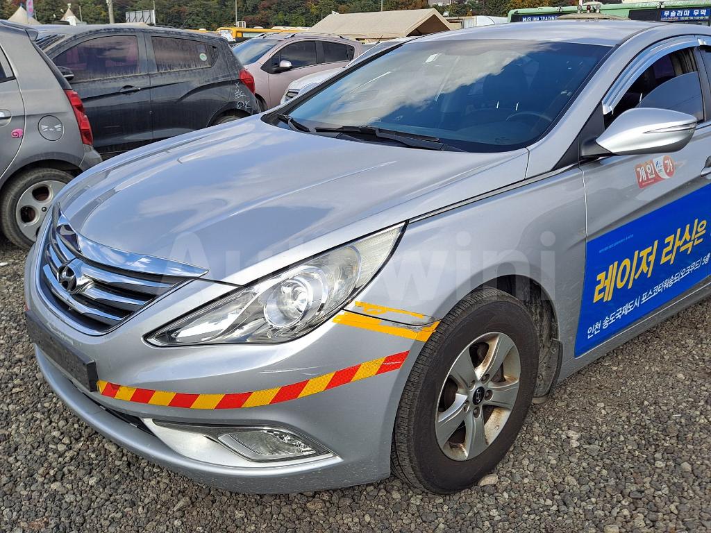 KMHEC41LBEA618671 2014 HYUNDAI YF SONATA PRIVATE TAXI-1