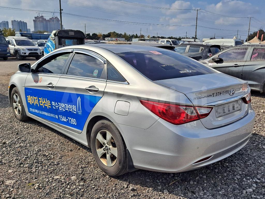 KMHEC41LBEA618671 2014 HYUNDAI YF SONATA PRIVATE TAXI-3