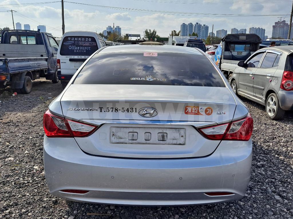 KMHEC41LBEA618671 2014 HYUNDAI YF SONATA PRIVATE TAXI-4