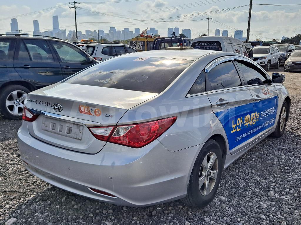 KMHEC41LBEA618671 2014 HYUNDAI YF SONATA PRIVATE TAXI-5