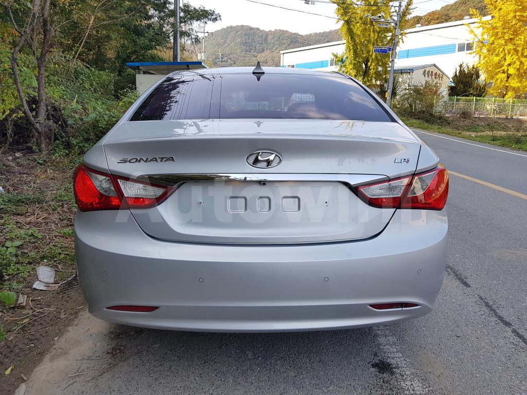 KMHEC41LBDA479919 2013 HYUNDAI YF SONATA [ABS+A/T+LPG]-5