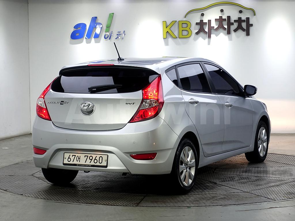 KMHCT51BEHU320139 2017 HYUNDAI ACCENT  1.4 VVT MODERN SPECIAL-3