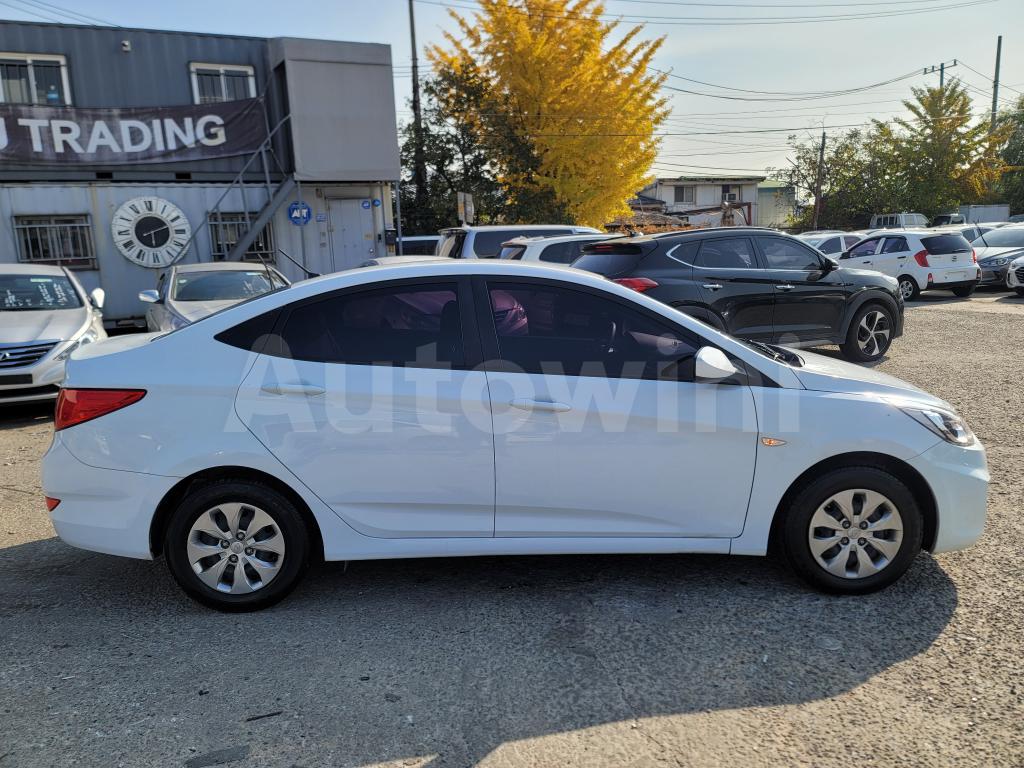 KMHCS41UGHU314488 2017 HYUNDAI ACCENT  DIESEL REAR-S. ※NO ACCIDENT※-3