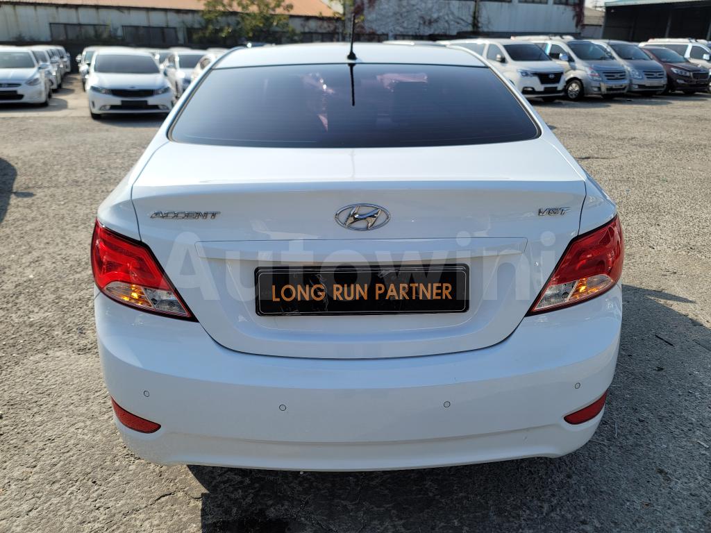 KMHCS41UGHU314488 2017 HYUNDAI ACCENT  DIESEL REAR-S. ※NO ACCIDENT※-5