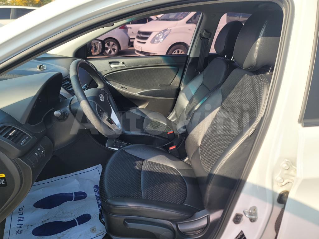 2017 HYUNDAI ACCENT  DIESEL REAR-S. ※NO ACCIDENT※ - 27