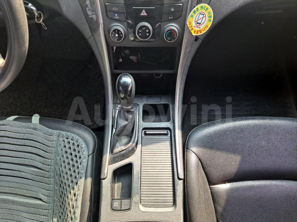 2016 HYUNDAI YF SONATA DELUXE LPG DUAL AIR BAG - 19