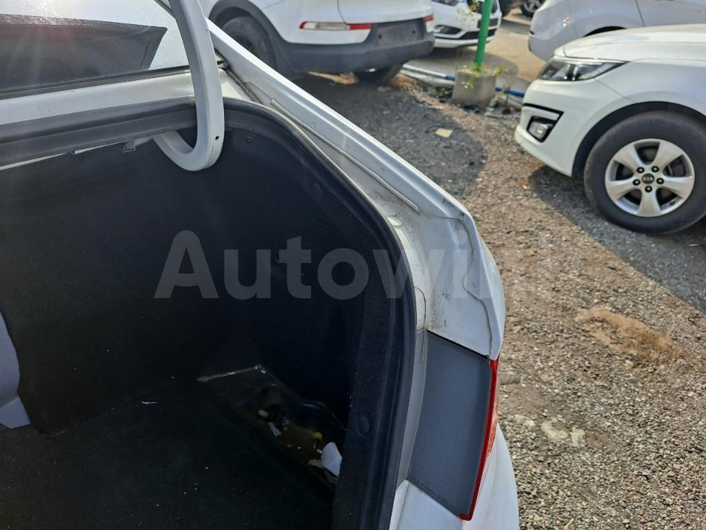 2016 HYUNDAI YF SONATA DELUXE LPG DUAL AIR BAG - 28