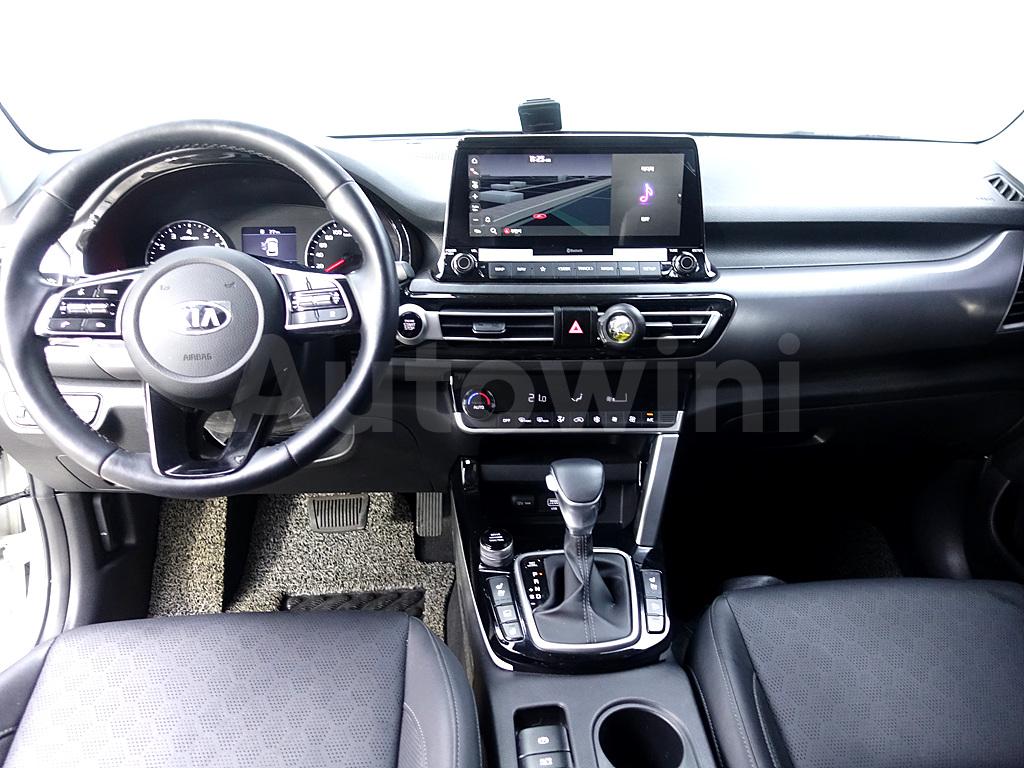 KNAER812GMK121741 2021 KIA SELTOS 2WD PRESTIGE-4