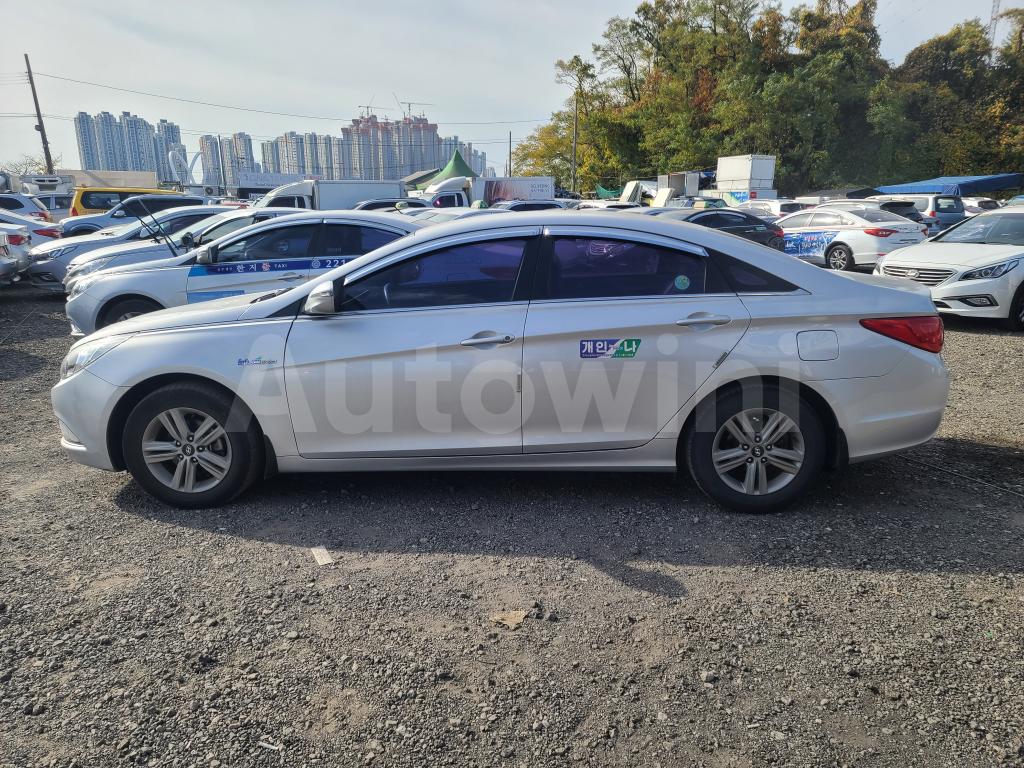 2013 HYUNDAI YF SONATA LPG TAXI - 7