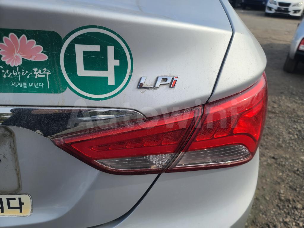 2013 HYUNDAI YF SONATA LPG TAXI - 9