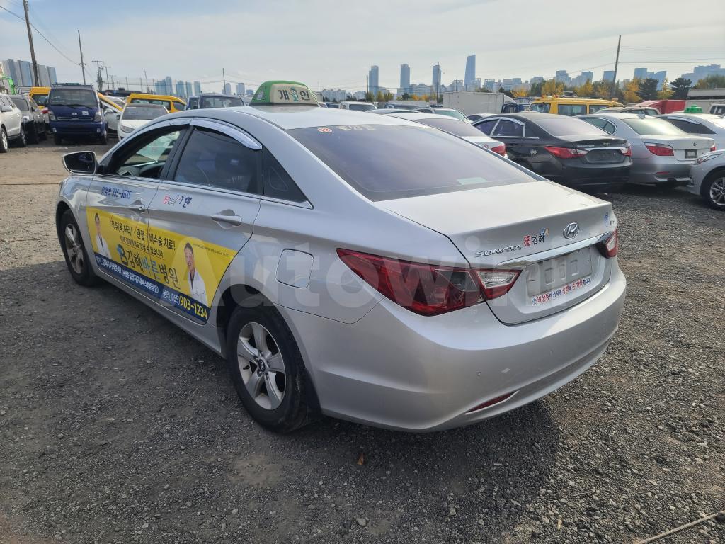 KMHEC41LBEA621013 2014 HYUNDAI YF SONATA LPG TAXI-4