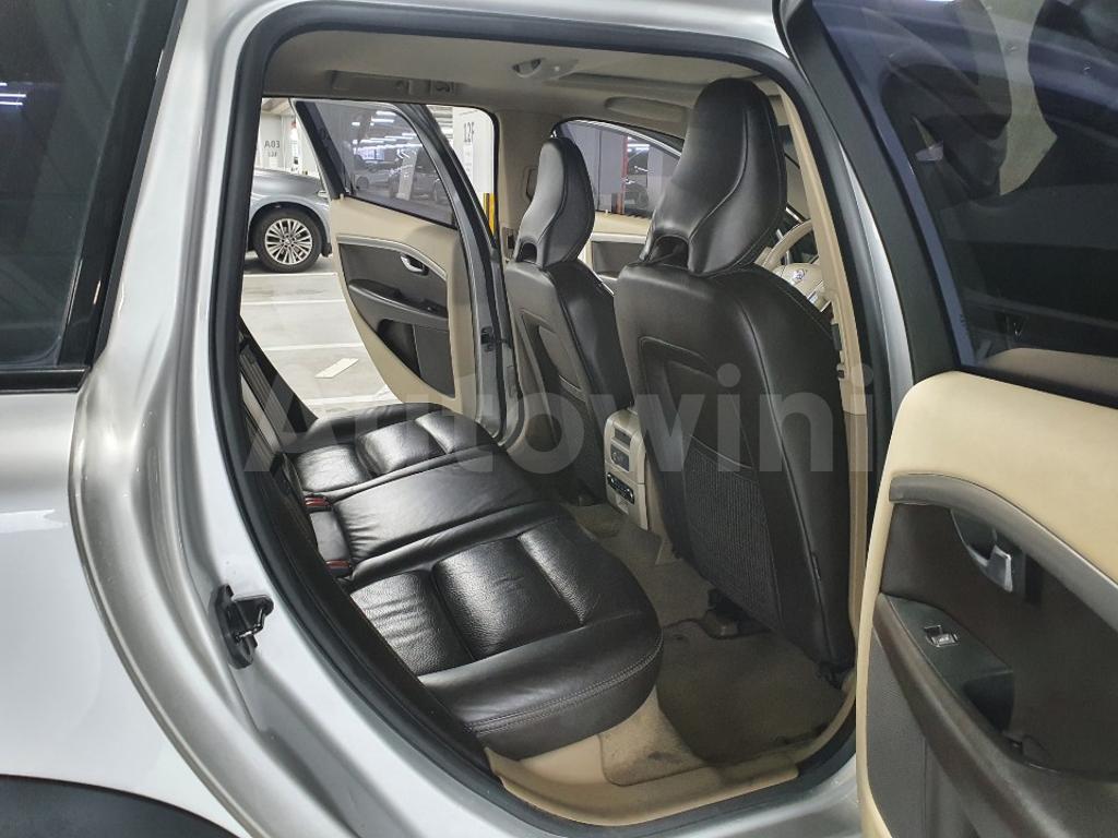 2010 VOLVO XC70 D5 3TH GEN//S.KEY NAVI SUNROOF - 27