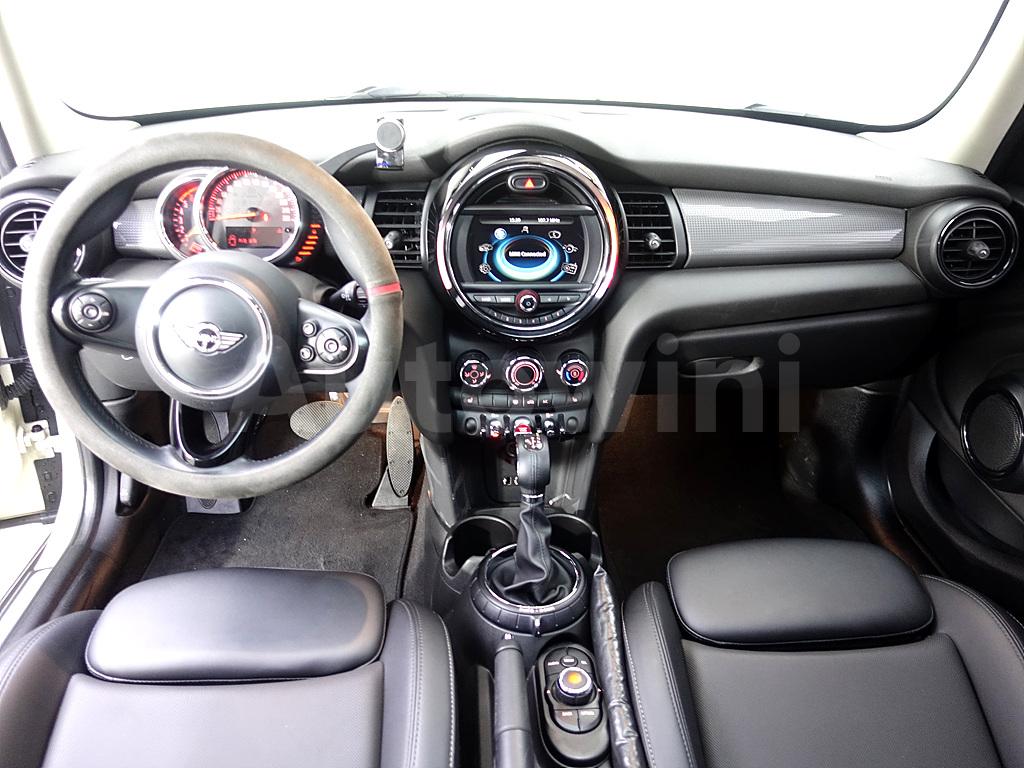 WMWXT3106J2G00744 2018 MINI COOPER D FIVE-DOOR-4
