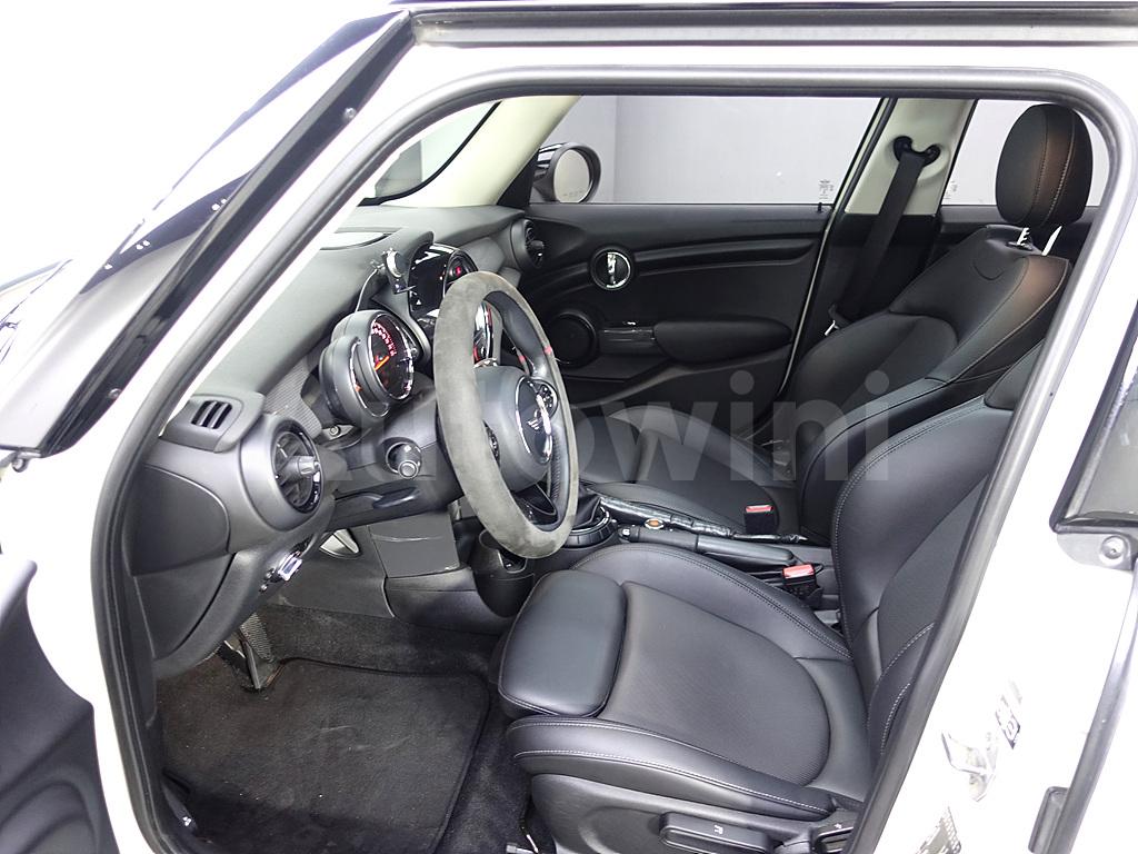 2018 MINI COOPER D FIVE-DOOR - 8
