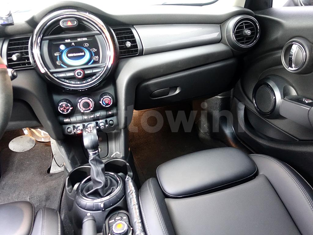 2018 MINI COOPER D FIVE-DOOR - 10