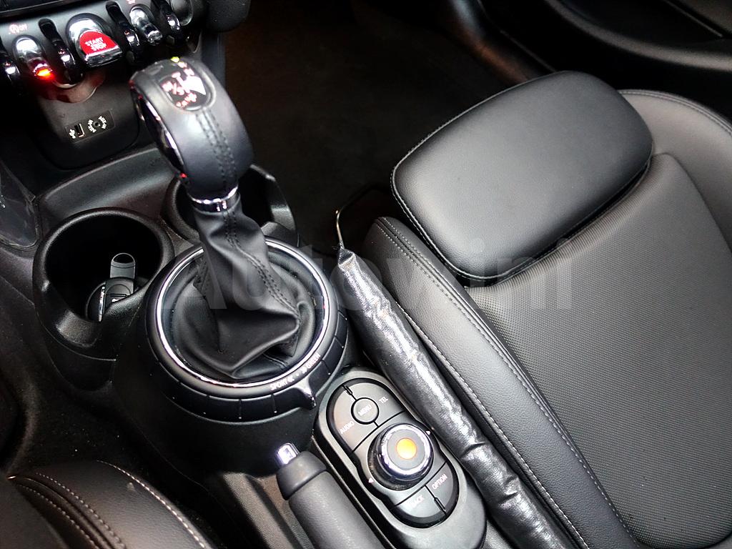 2018 MINI COOPER D FIVE-DOOR - 17