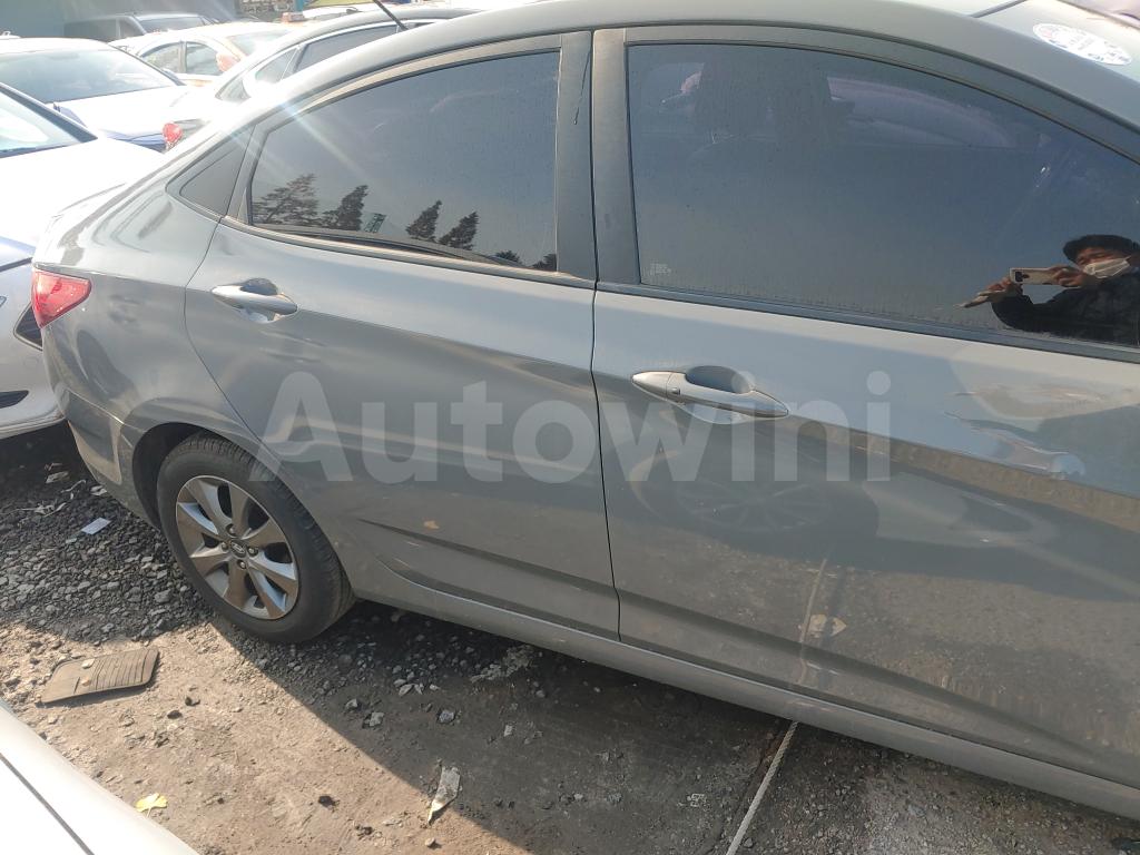 KMHCT41BEKU477711 2019 HYUNDAI ACCENT  1-5