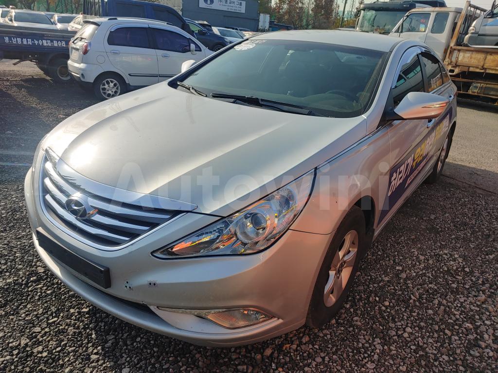KMHEC41LBDA550950 2013 HYUNDAI YF SONATA 13OF13 PRIVATE TAXI REAL MILE-0