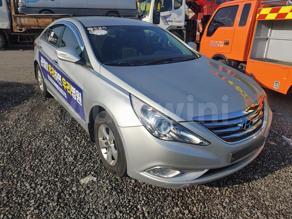 KMHEC41LBDA550950 2013 HYUNDAI YF SONATA 13OF13 PRIVATE TAXI REAL MILE-2
