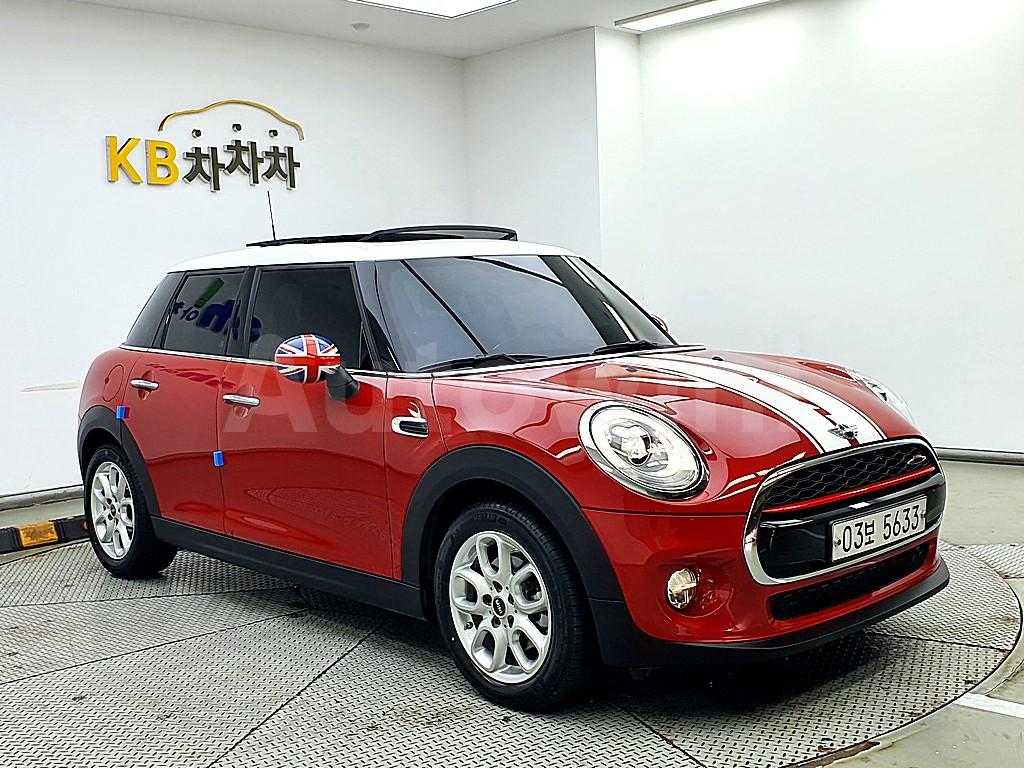 WMWXT3104J2G01682 2018 MINI COOPER D 1.5 5 DOOR HIGH 3RD GEN-1