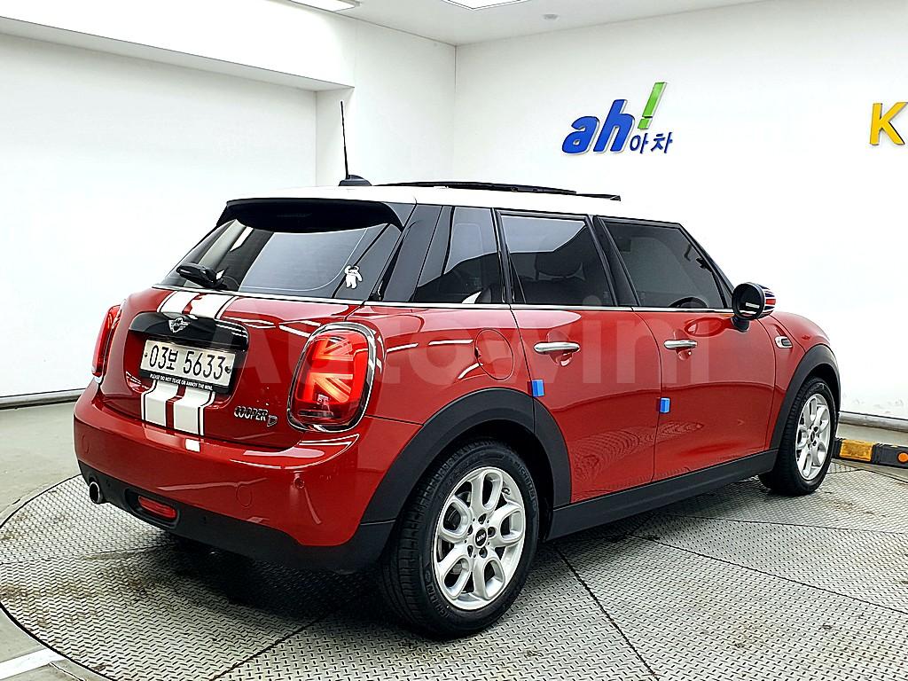 WMWXT3104J2G01682 2018 MINI COOPER D 1.5 5 DOOR HIGH 3RD GEN-2