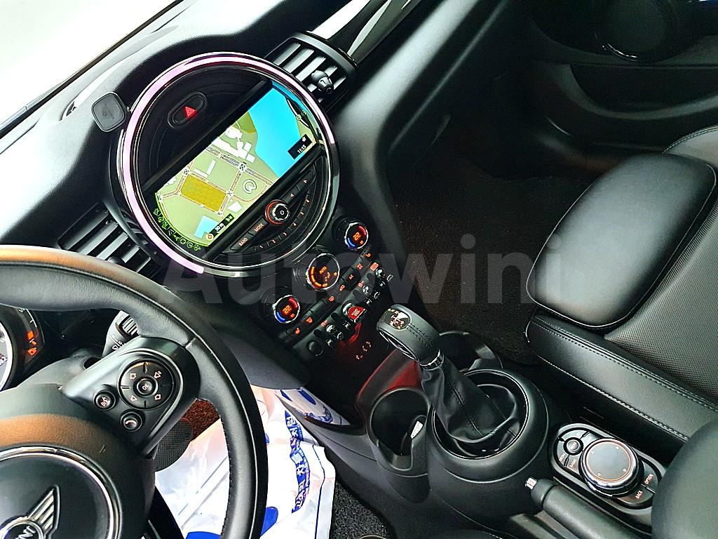 2018 MINI COOPER D 1.5 5 DOOR HIGH 3RD GEN - 11