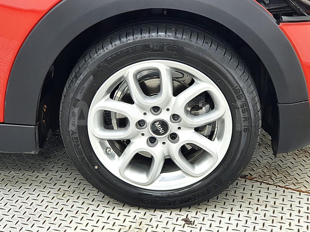 2018 MINI COOPER D 1.5 5 DOOR HIGH 3RD GEN - 17