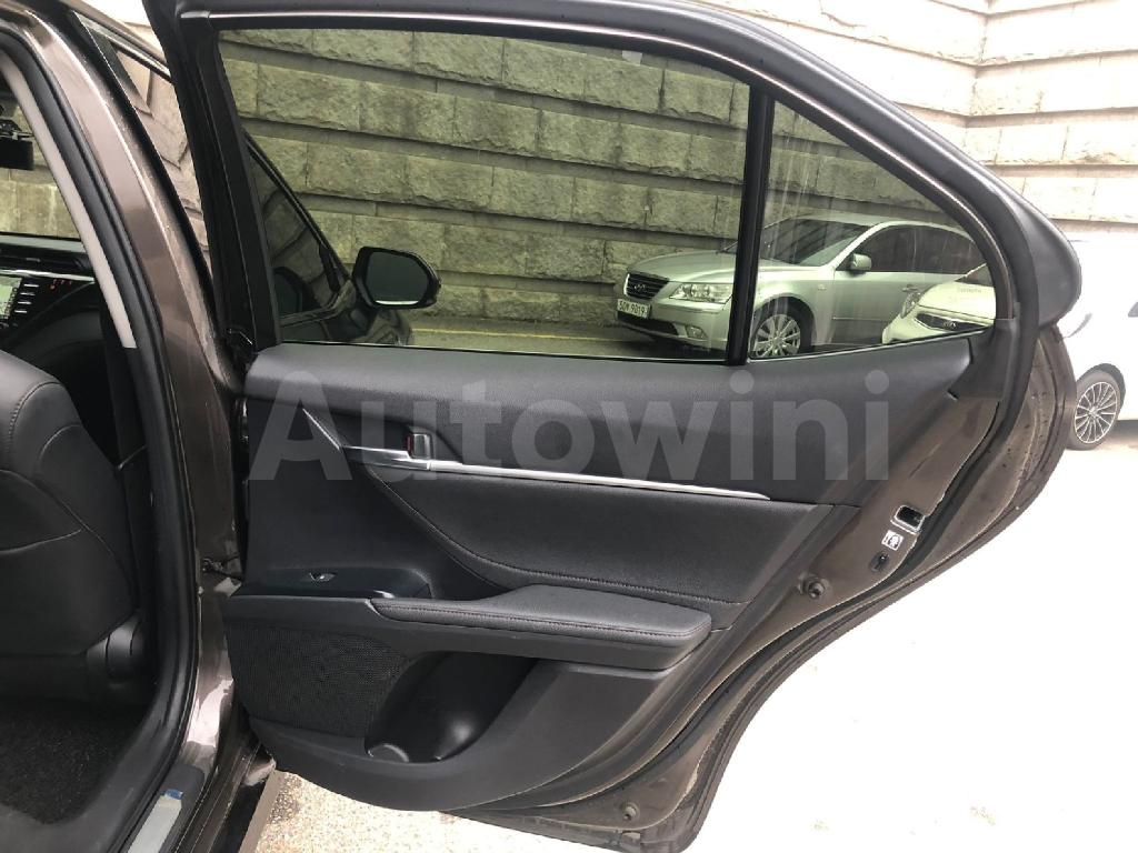 2018 TOYOTA  CAMRY XLE FULL JAPAN - 20