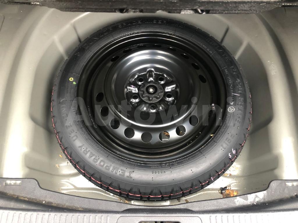 2018 TOYOTA  CAMRY XLE FULL JAPAN - 27
