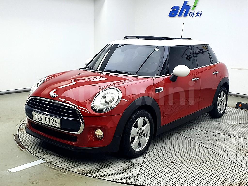 WMWXT3107G2C96235 2016 MINI COOPER D 15 5-DOOR MID 3RD GENERATION-0