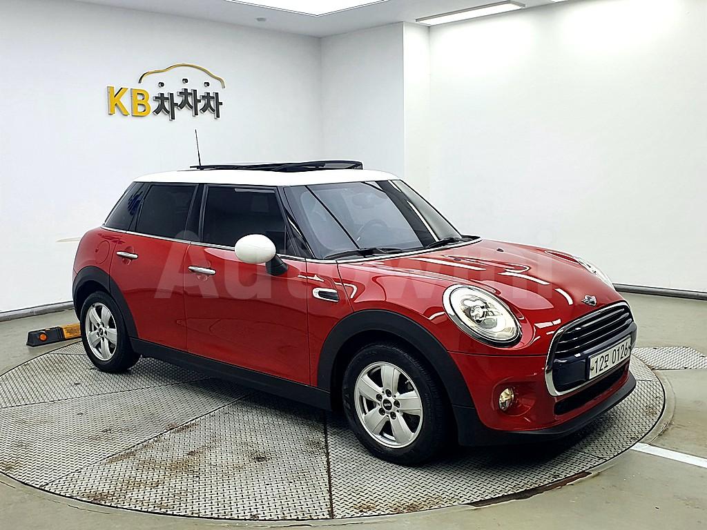WMWXT3107G2C96235 2016 MINI COOPER D 15 5-DOOR MID 3RD GENERATION-1