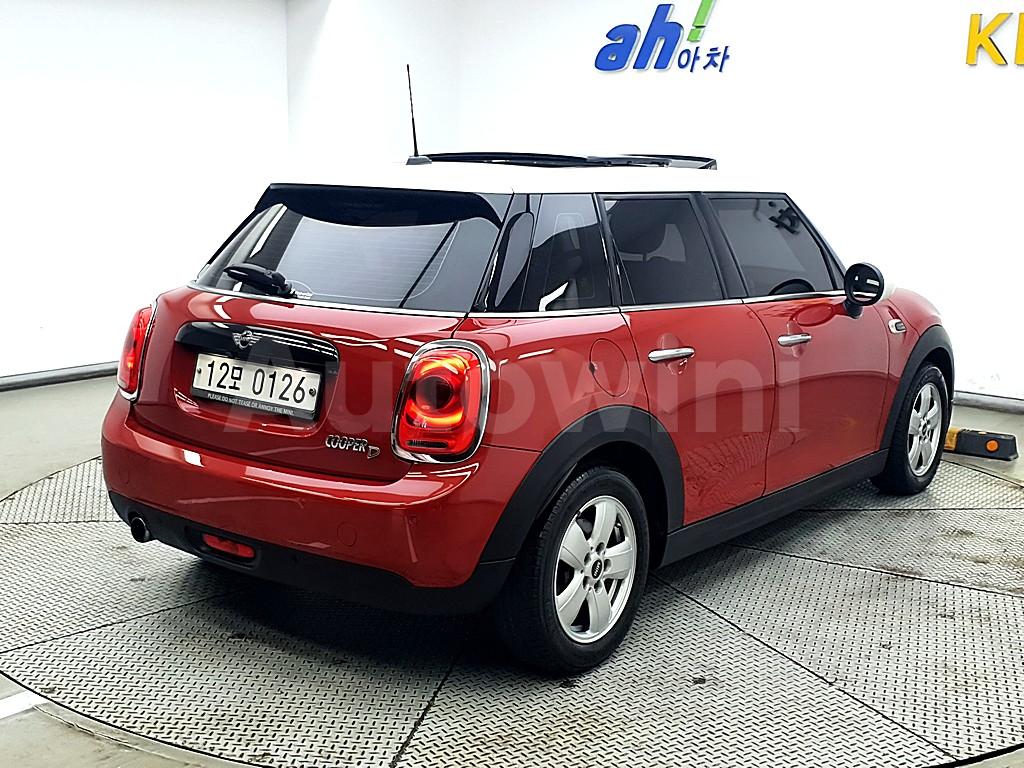 WMWXT3107G2C96235 2016 MINI COOPER D 15 5-DOOR MID 3RD GENERATION-2
