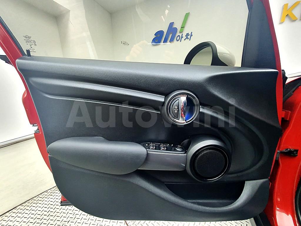 2016 MINI COOPER D 15 5-DOOR MID 3RD GENERATION - 8