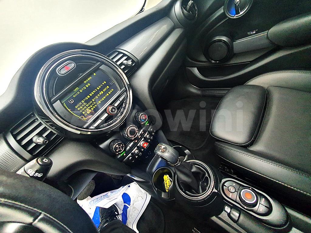 2016 MINI COOPER D 15 5-DOOR MID 3RD GENERATION - 11