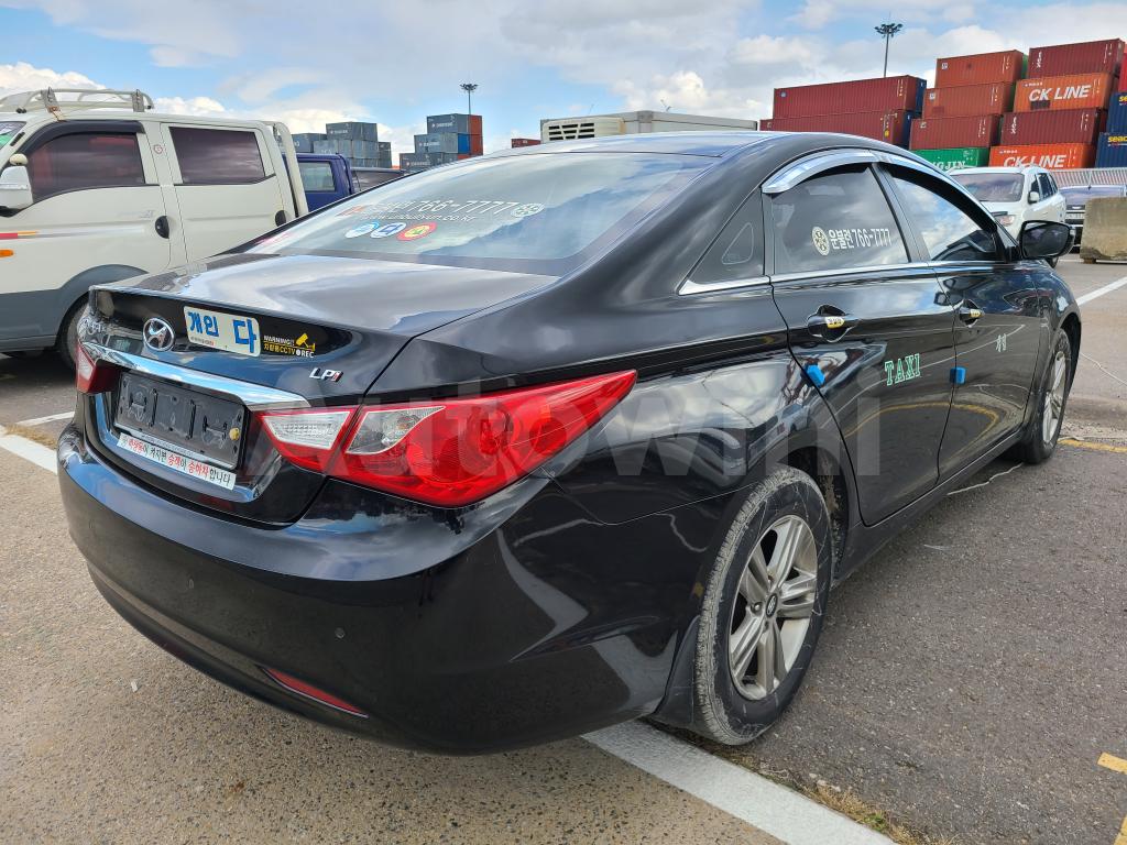 KMHEC41LBEA584343 2014 HYUNDAI YF SONATA NO ACCIDENT PRIVATE TAXI-5