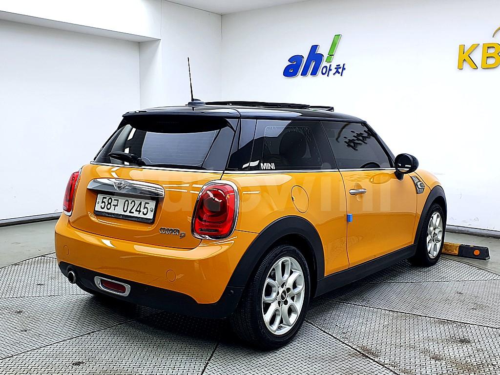 WMWXN310XG3B43241 2016 MINI COOPER D 1.5 3 DOOR HIGH-2