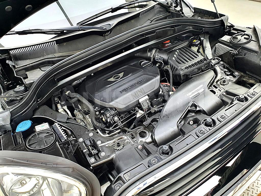 WMWYU1108H3D17482 2017 MINI COOPER D ALL4-5