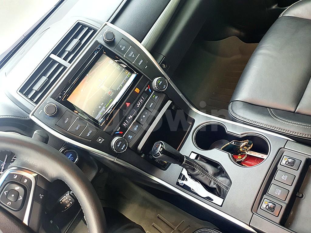 2016 TOYOTA  CAMRY 2.5 HYBRID XLE - 10