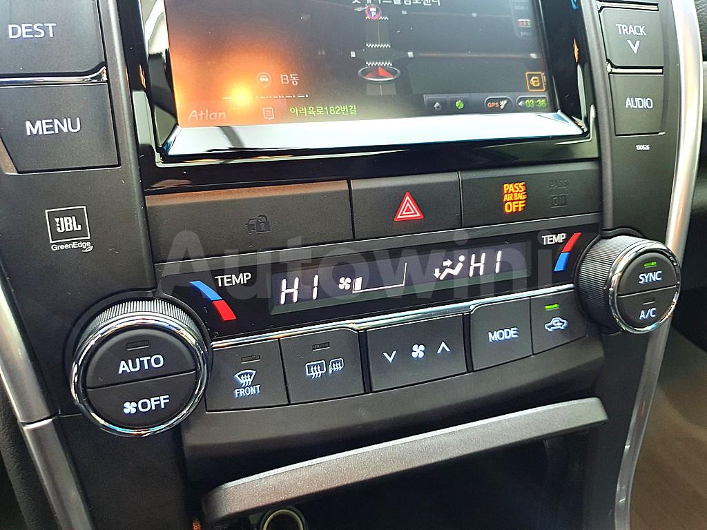 2016 TOYOTA  CAMRY 2.5 HYBRID XLE - 13